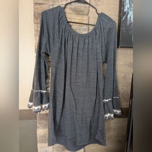 🏔️ Lace Sleeve Tunic